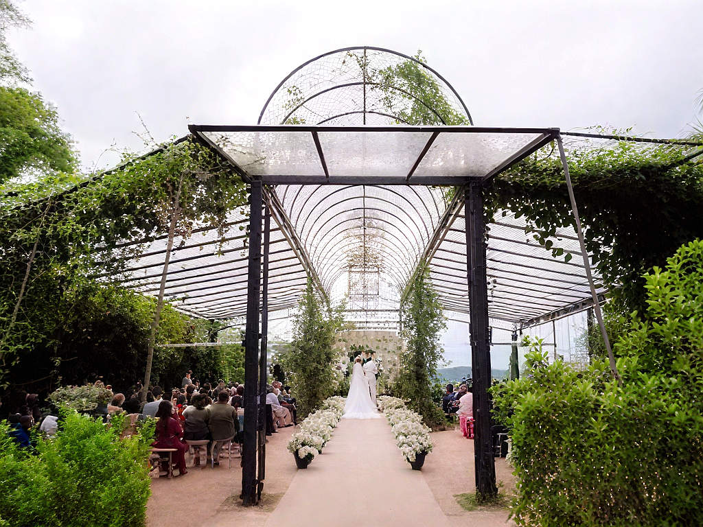 Large Glass Greenhouse Wedding Ysgh 168