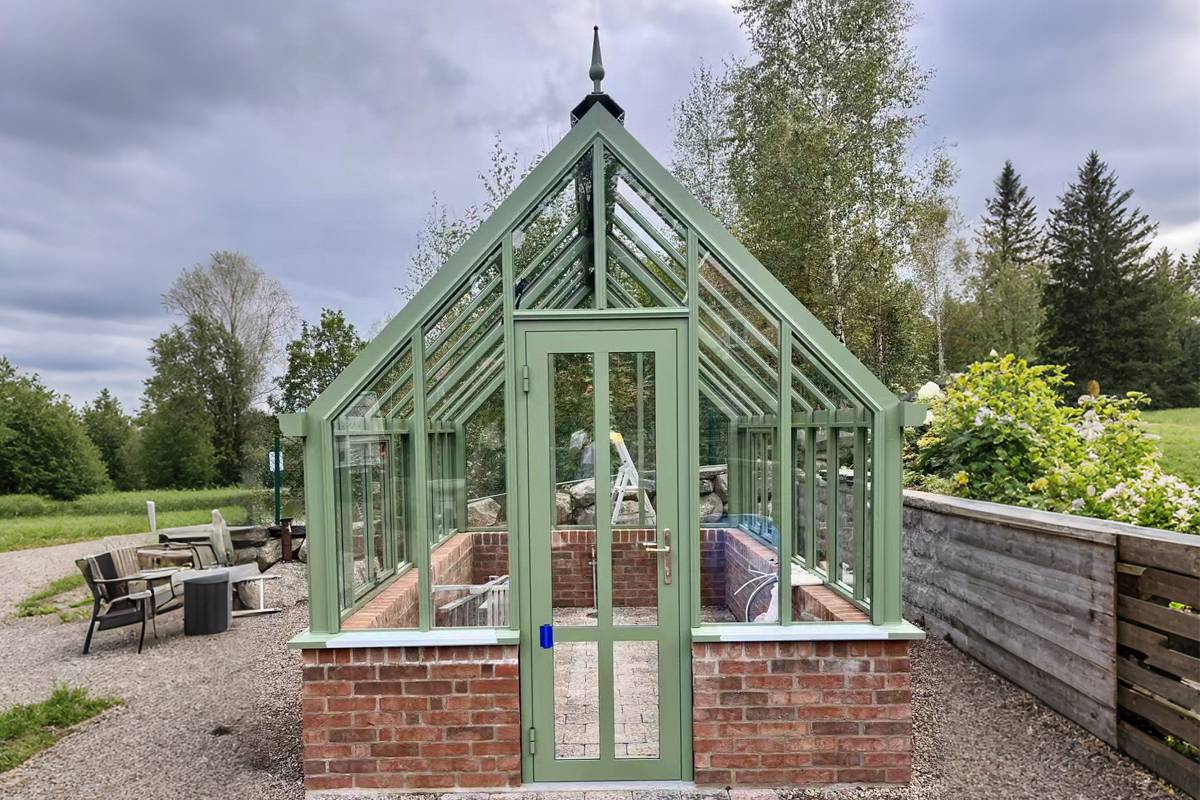 Green Metal Frame Glass Greenhouse Ysgh 199