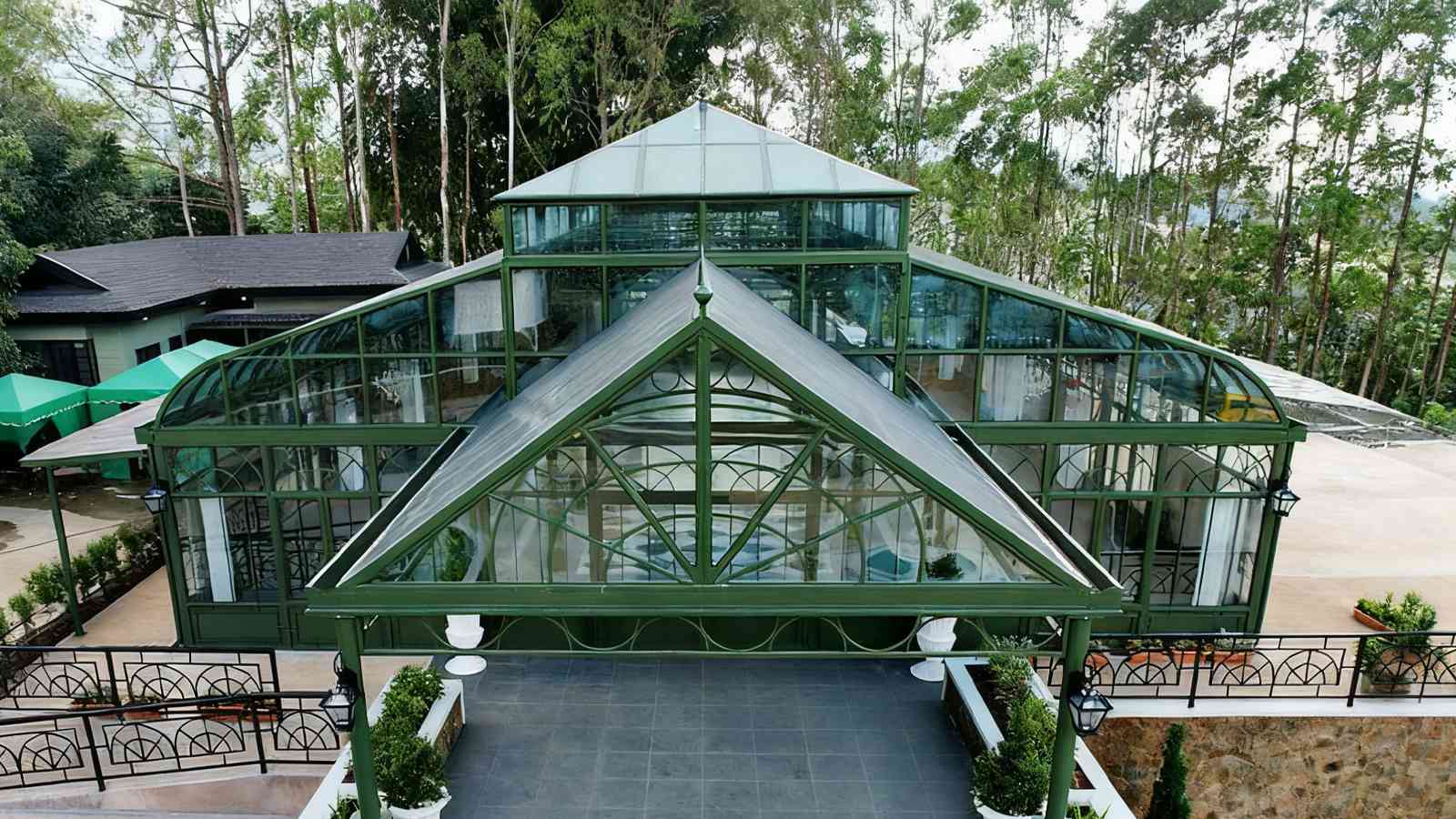 Large Glass Conservatory Solution
