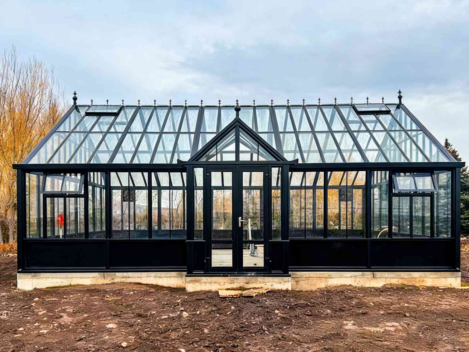 Ysgh 234 Victorian Greenhouse: Steel Strength & Grace